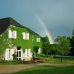 Maison D\'Hotes Domaine De La Rhue